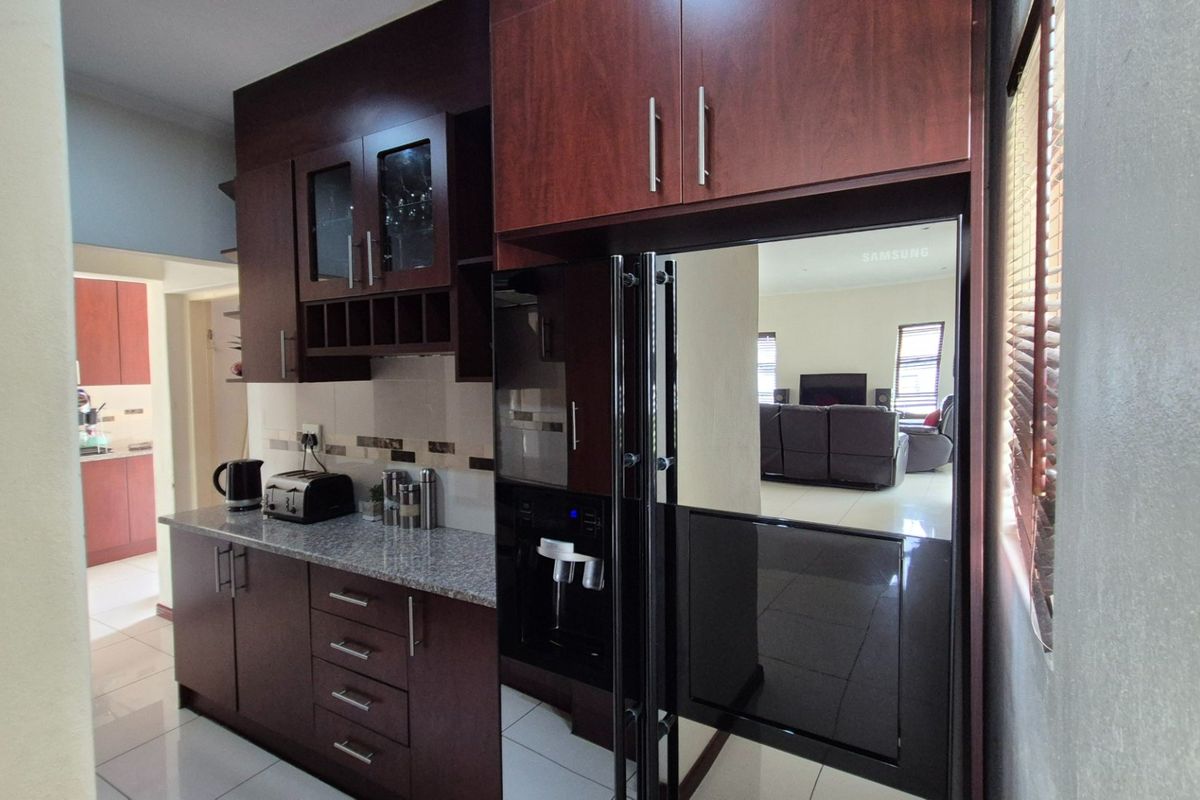 3-Bedroom Home For Sale in Summerfields Estate, Kosmosdal - Photo 4