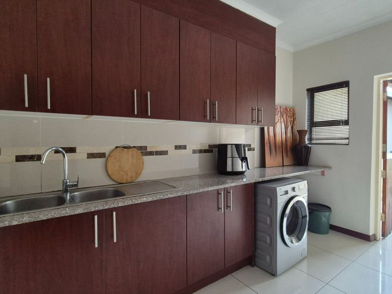 3-Bedroom Home For Sale in Summerfields Estate, Kosmosdal - Photo 6