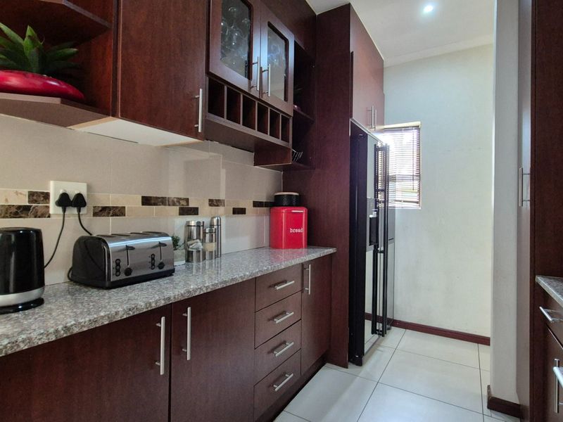 3-Bedroom Home For Sale in Summerfields Estate, Kosmosdal - Photo 3