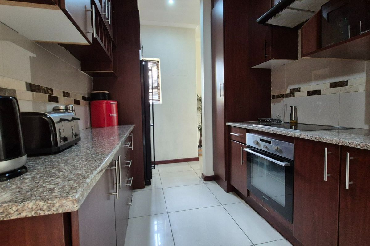 3-Bedroom Home For Sale in Summerfields Estate, Kosmosdal - Photo 2