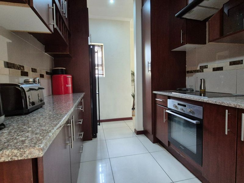 3-Bedroom Home For Sale in Summerfields Estate, Kosmosdal - Photo 2