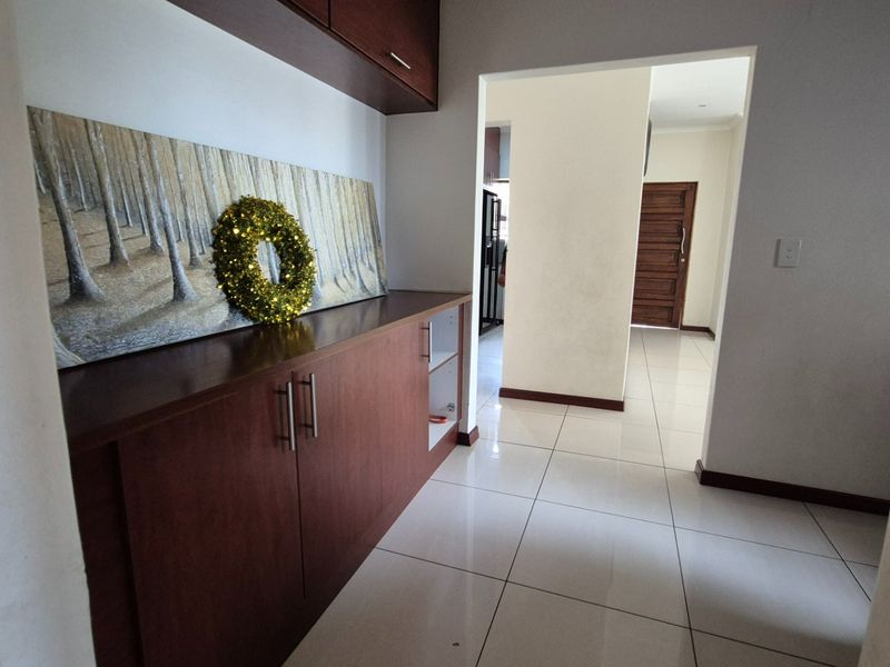 3-Bedroom Home For Sale in Summerfields Estate, Kosmosdal - Photo 8