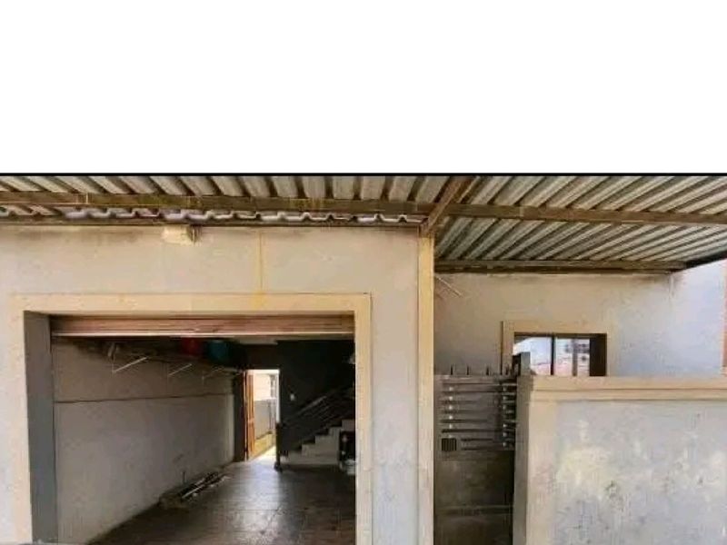 INVESTOR'S DREAM IN CLAYVILLE  - Photo 3