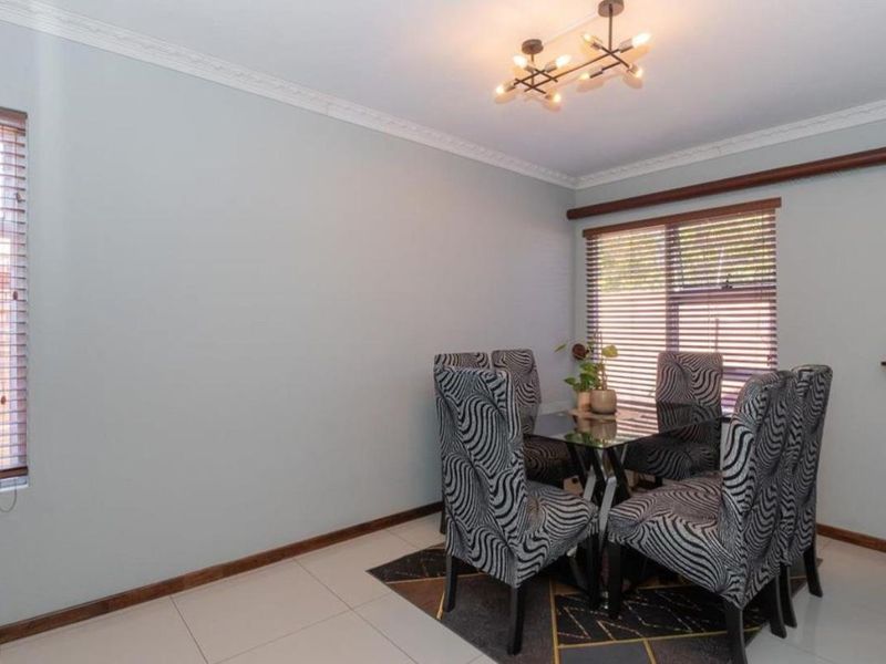 THREE BEDROOMS AND THREE BATHROOMS - Photo 6