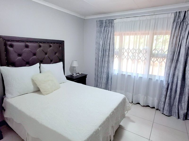 Modern 3-Bedroom Home for Sale Near Schools, Medical Facilities & Shopping Centers - Photo 9