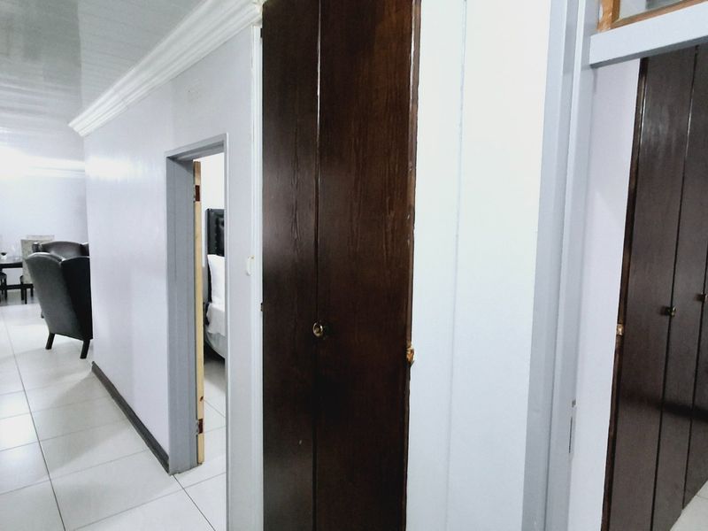 Modern 3-Bedroom Home for Sale Near Schools, Medical Facilities & Shopping Centers - Photo 6