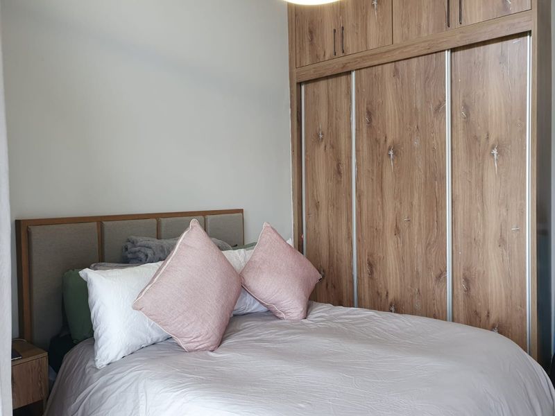 Neat and secure apartment in Greenstone Hill - Photo 9