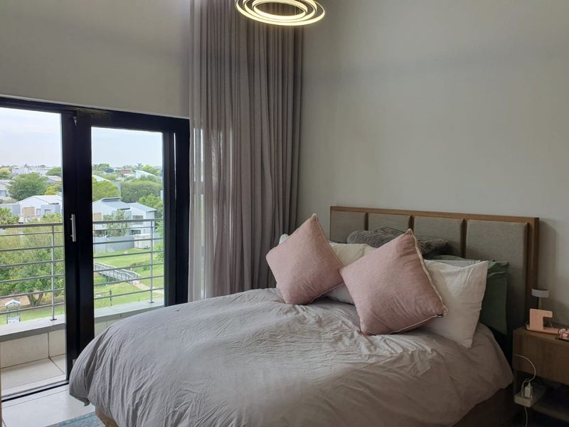 Neat and secure apartment in Greenstone Hill - Photo 8