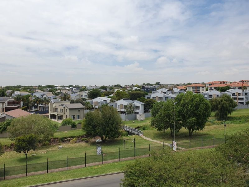 Neat and secure apartment in Greenstone Hill - Photo 7