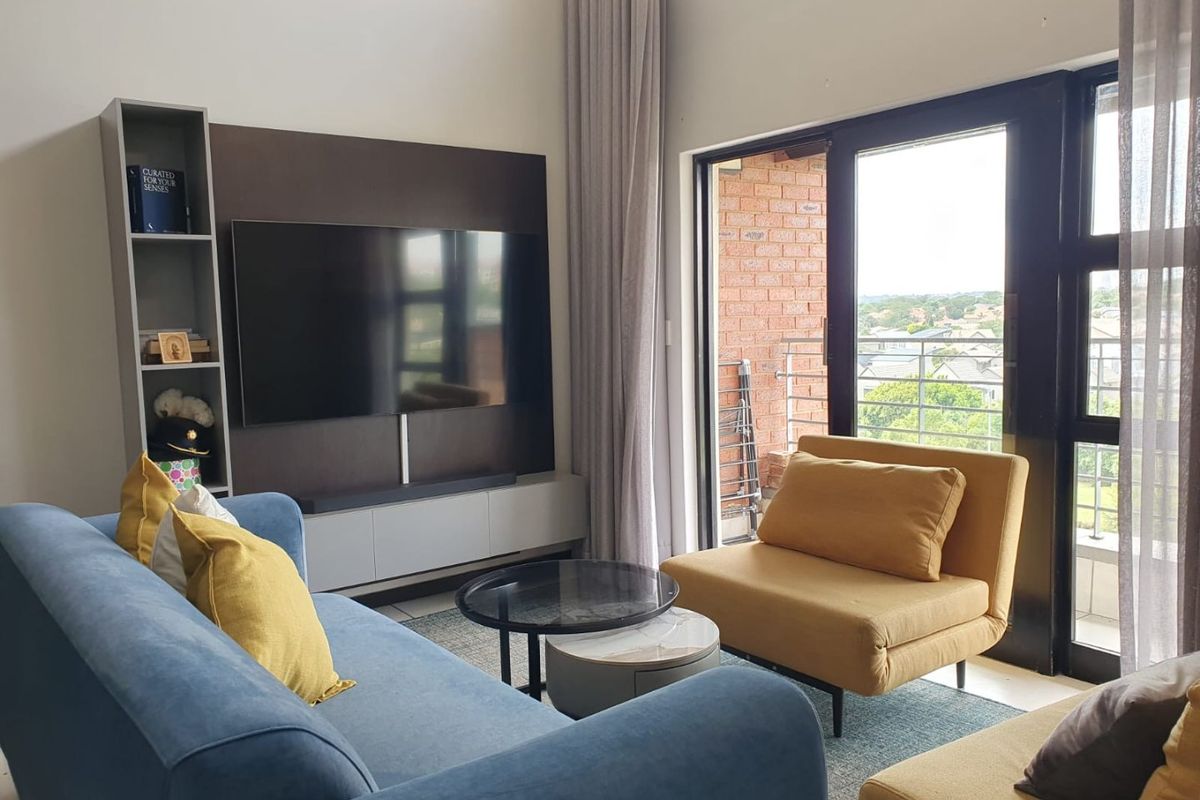 Neat and secure apartment in Greenstone Hill - Photo 2