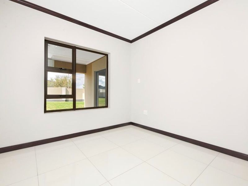 TO RENT  3 BED  2 BATH FIRST FLOOR PALM VIEW ESTATE - AVAILABLE IMMEDIATELY  - Photo 10