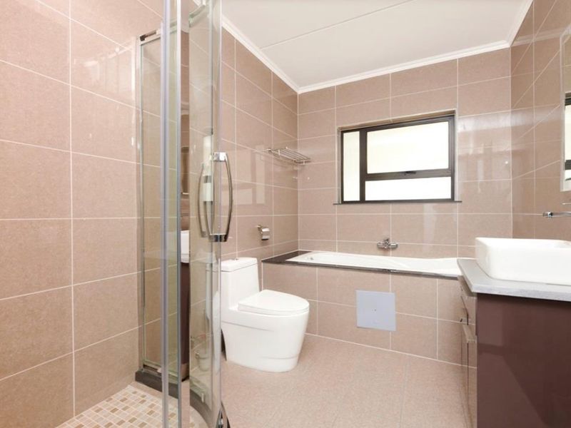 TO RENT  3 BED  2 BATH FIRST FLOOR PALM VIEW ESTATE - AVAILABLE IMMEDIATELY  - Photo 8