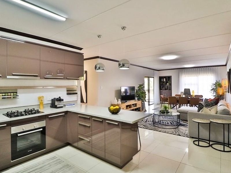 2 bed 2 bath first floor available immediately  - Photo 4