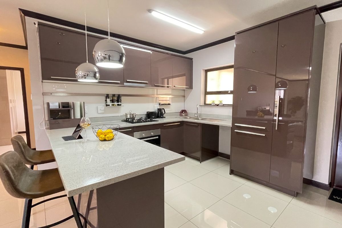 2 bed 2 bath first floor available immediately  - Photo 3