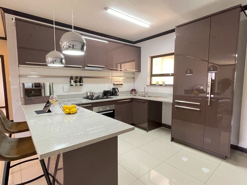 2 bed 2 bath first floor available immediately  - Photo 3