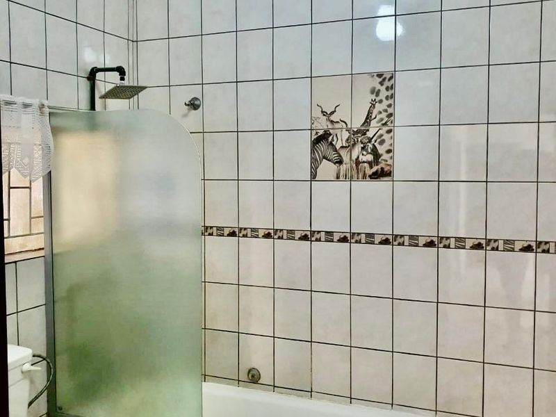 2-Bedroom Flat   - Photo 6