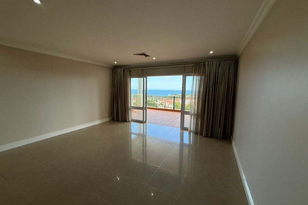 For Sale in La Lucia, Stepless two bedroom luxury apartment with amazing sea views. - Photo 4