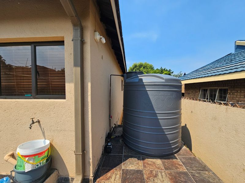 Centrally Located Family Home In White River  - Photo 8