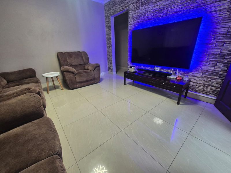 3 Bedroom House for sale in Merewent - Photo 4