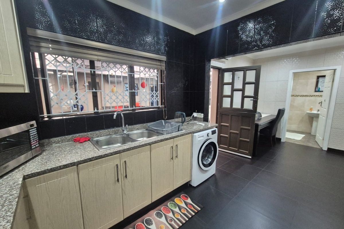 3 Bedroom House for sale in Merewent - Photo 5