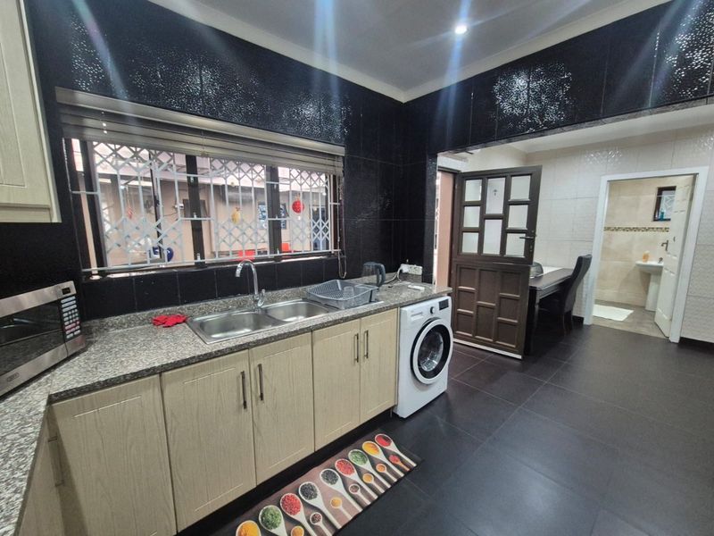 3 Bedroom House for sale in Merewent - Photo 5