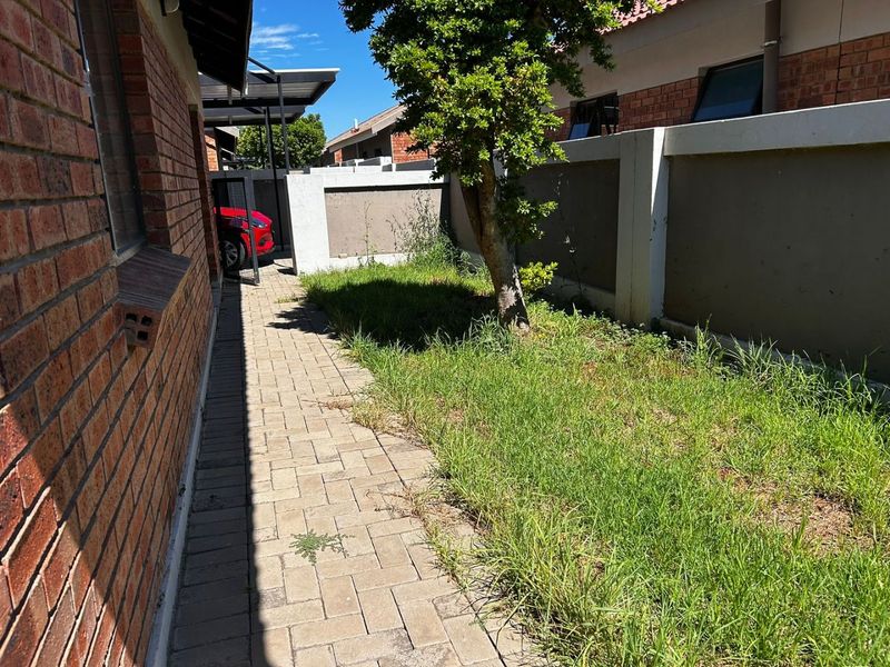 Modern 2-Bedroom Townhouse for Sale – A Must-See Opportunity! - Photo 2