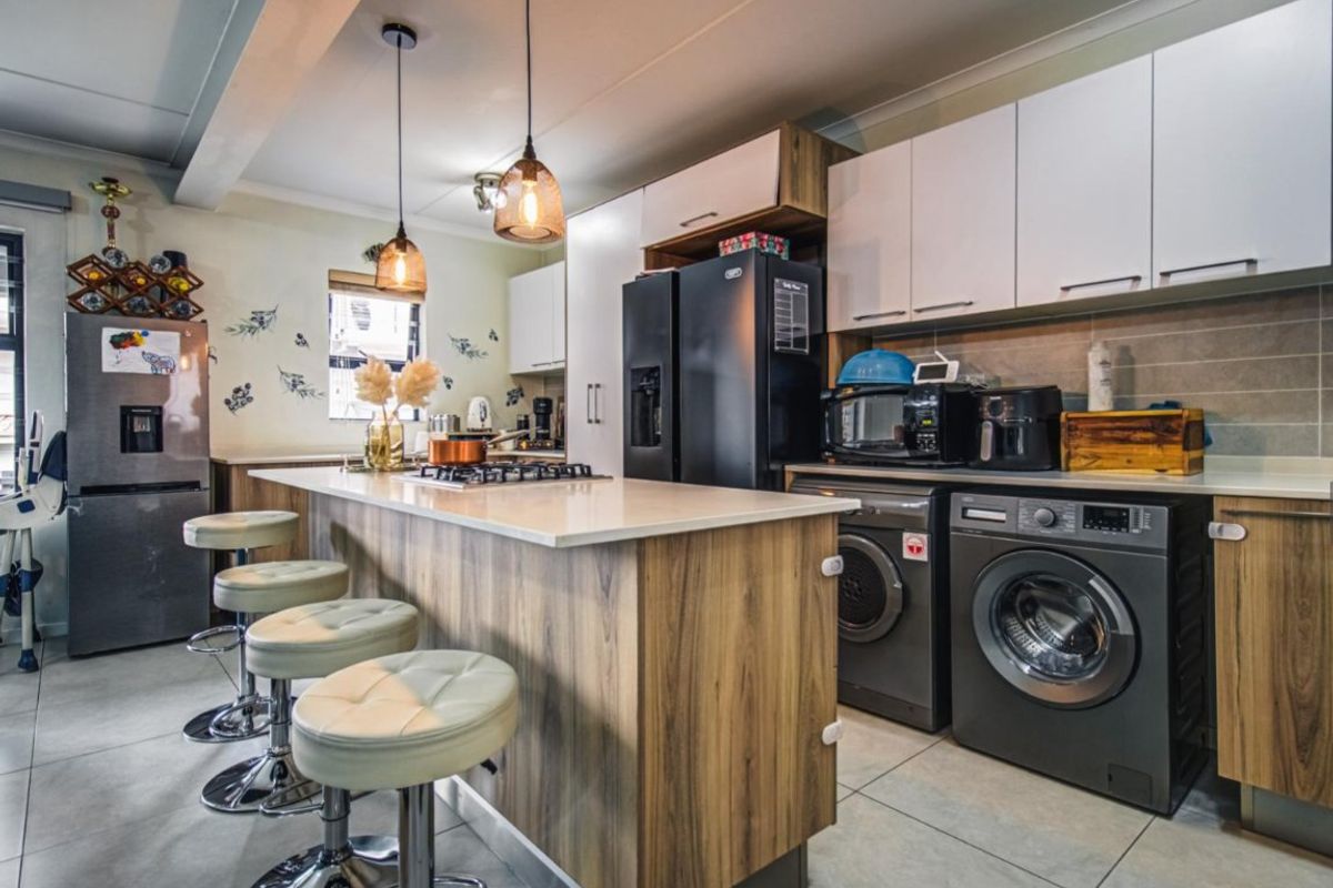 Take a look at this beautiful home and everything it has to offer. - Photo 2