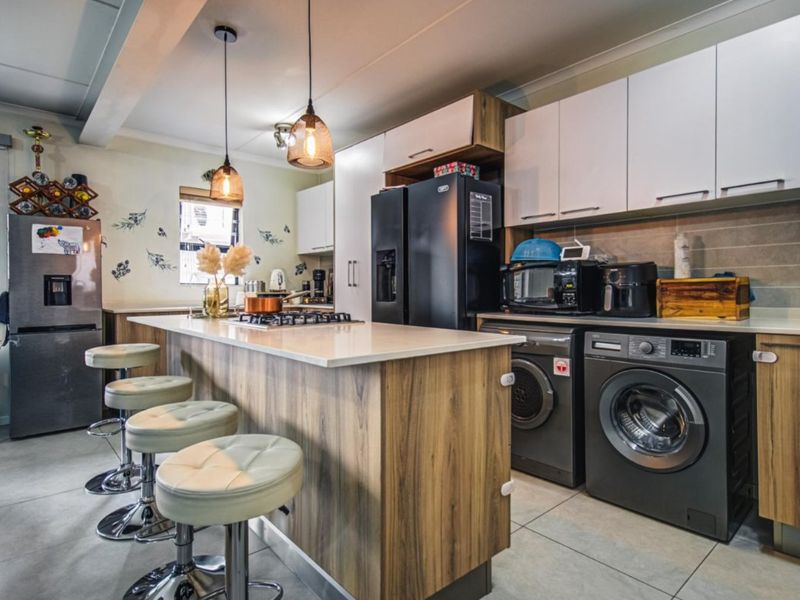 Take a look at this beautiful home and everything it has to offer. - Photo 2