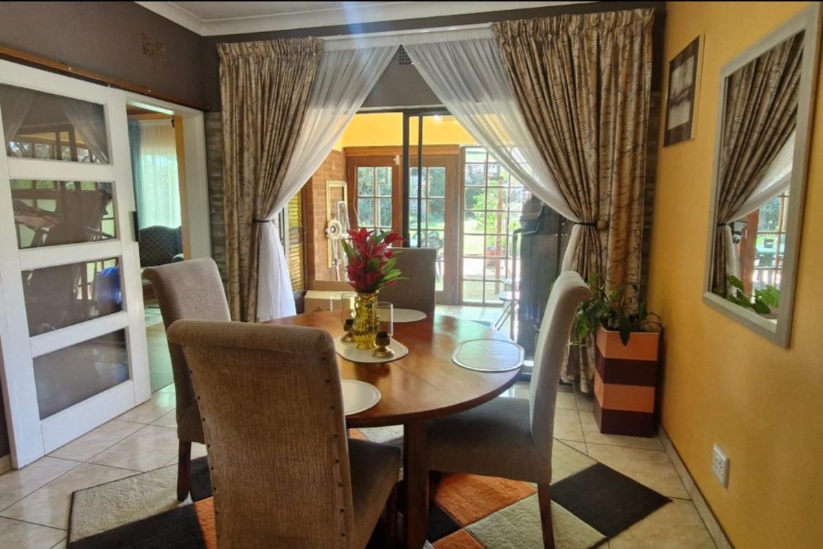 Spacious Family Living on a Large 1402m2 Stand – Move-In Ready! - Photo 4