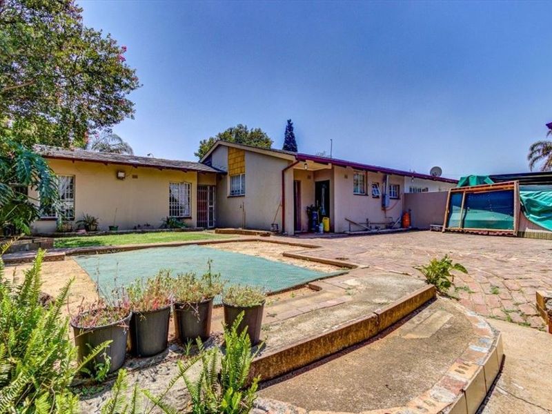 Spacious Family Home with Versatile Living and Bonus Granny Flat - Photo 3