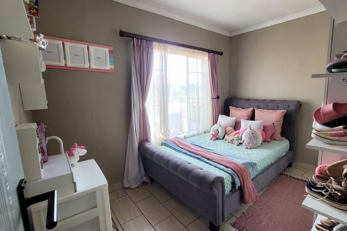 Modern Secure Duplex – Exceptional Value - Photo 3