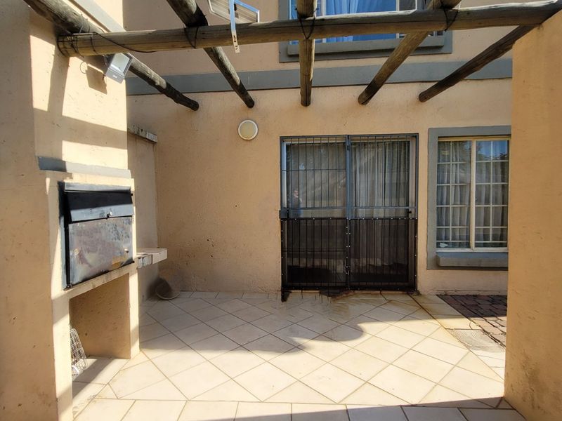 Modern Secure Duplex – Exceptional Value - Photo 4