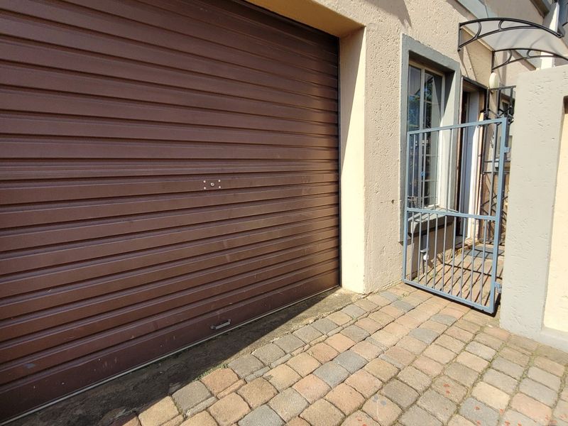 Modern Secure Duplex – Exceptional Value - Photo 6