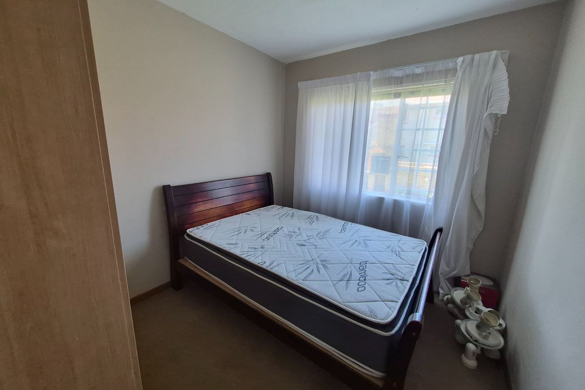 Spacious Apartment Near Montana Hospital - Photo 3