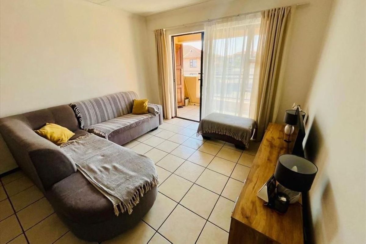 Cozy and Convenient Home Perfect for Easy Living - Photo 2