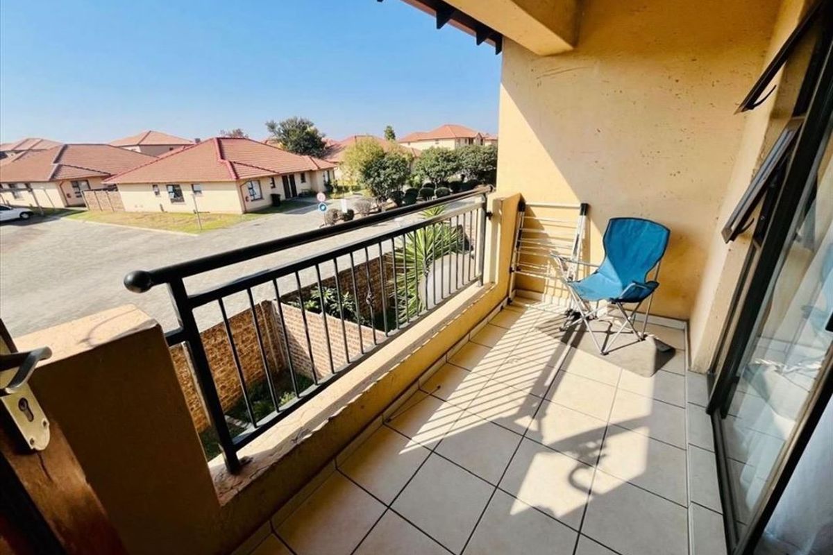 Cozy and Convenient Home Perfect for Easy Living - Photo 3