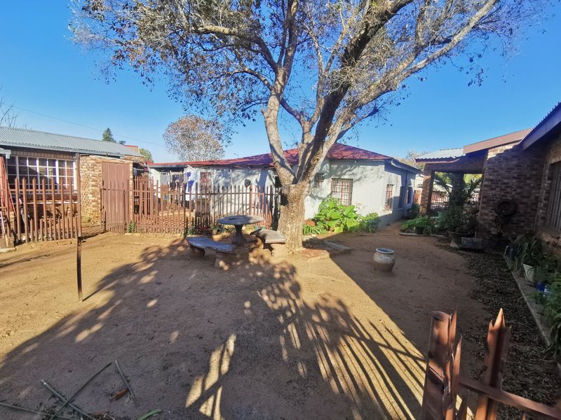 3 Properties For Sale in Collerville - Photo 1