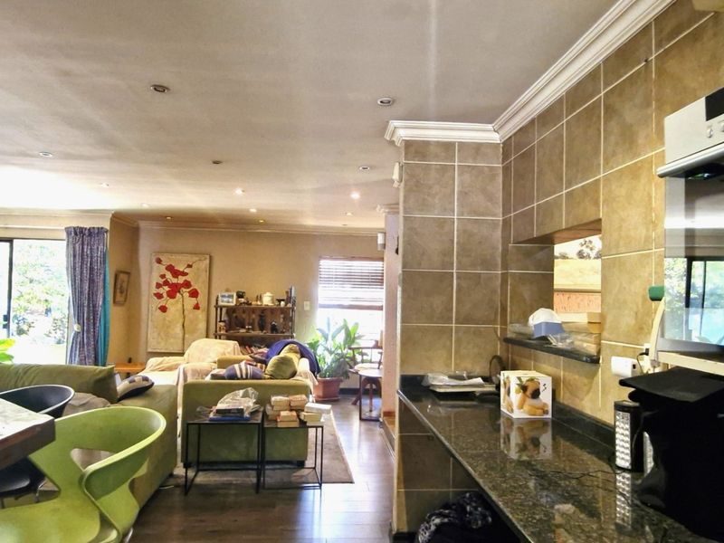 Charming Freestanding Home in Secure Boomed Area With Pool  and Staff Quarters  - Photo 1