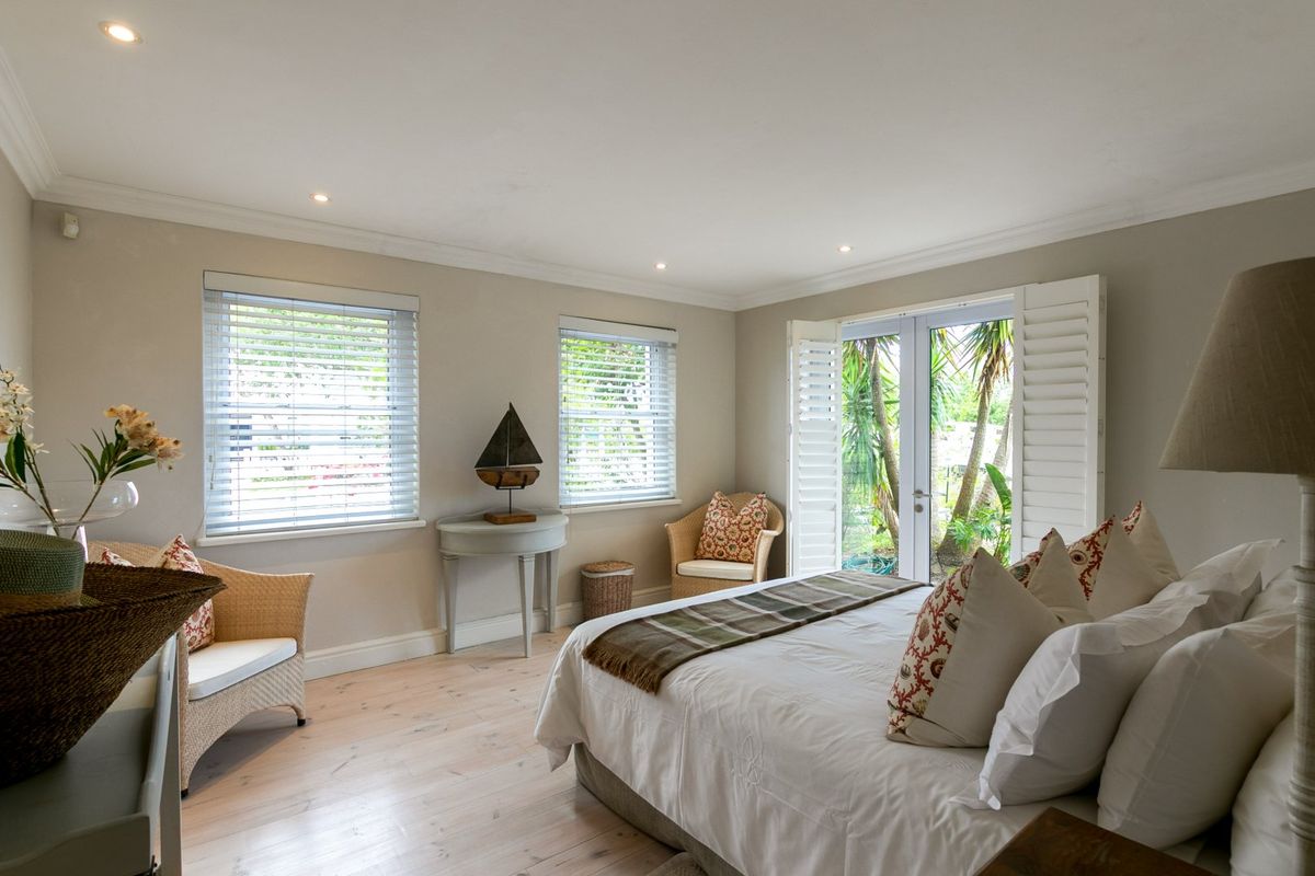 Exceptional Waterfront Living with Private Jetty on Thesen Islands - Photo 5