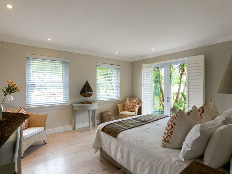 Exceptional Waterfront Living with Private Jetty on Thesen Islands - Photo 5