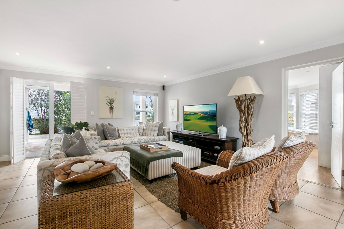 Exceptional Waterfront Living with Private Jetty on Thesen Islands - Photo 3