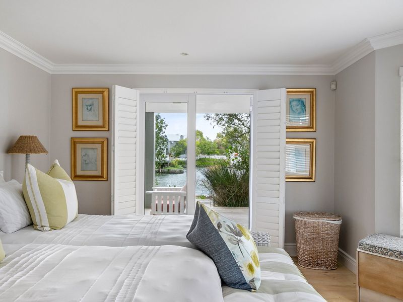 Exceptional Waterfront Living with Private Jetty on Thesen Islands - Photo 4