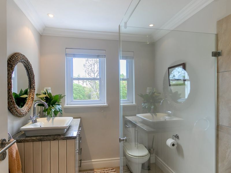 Exceptional Waterfront Living with Private Jetty on Thesen Islands - Photo 6