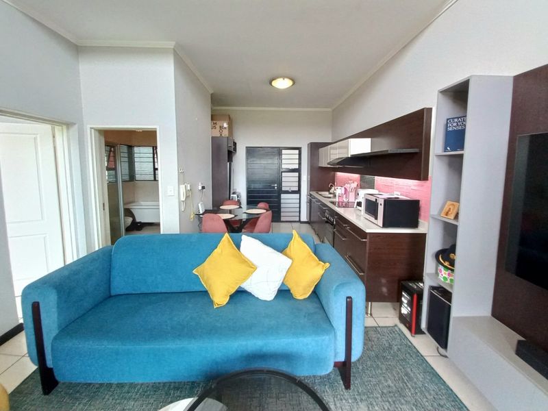 Stylish Top-Floor Luxury Apartment with Double Volume Ceilings and Exceptional Views – The Perfect 2026 Upgrade for the Young Professional - Photo 7