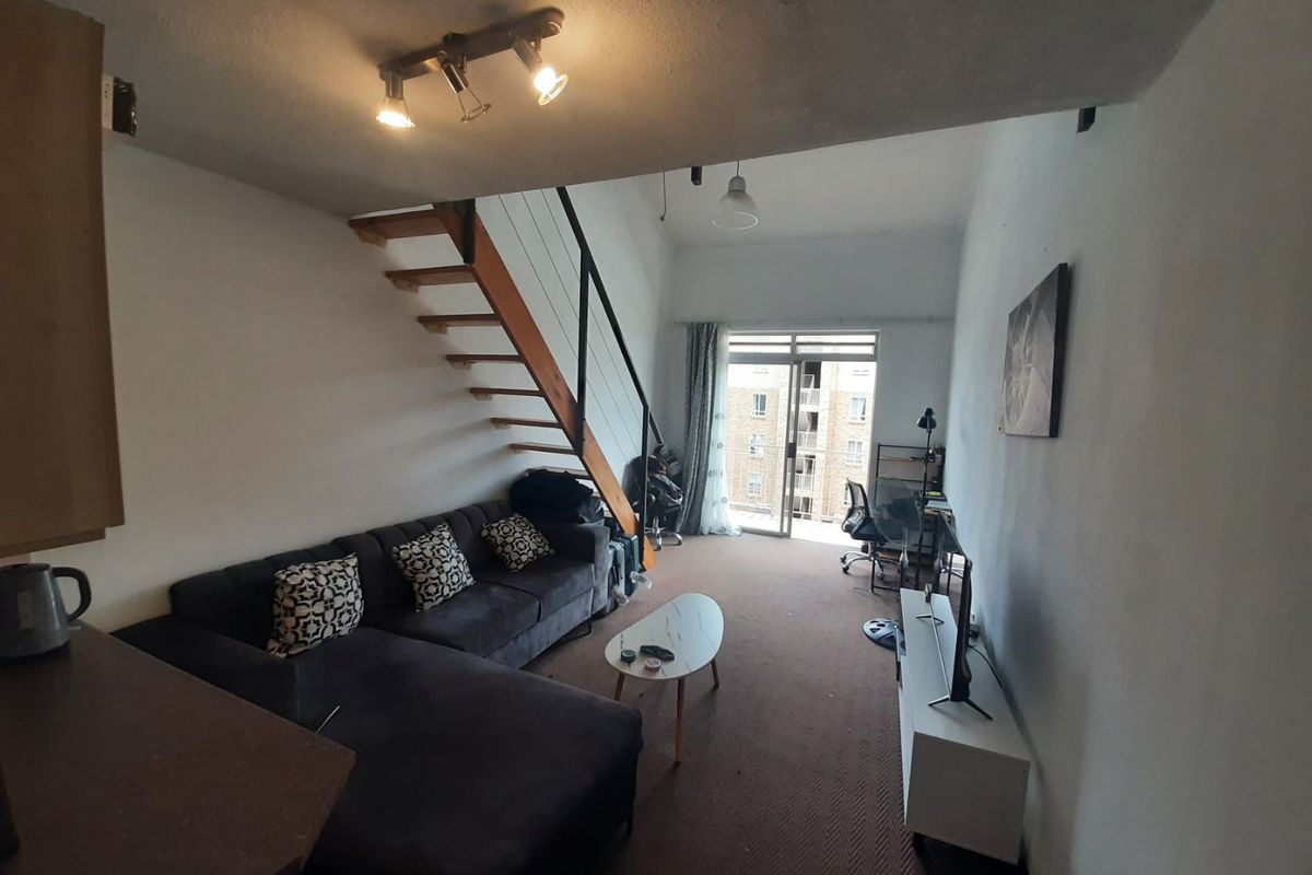 1 Bedroom Loft for Sale in Hillcrest - Photo 2