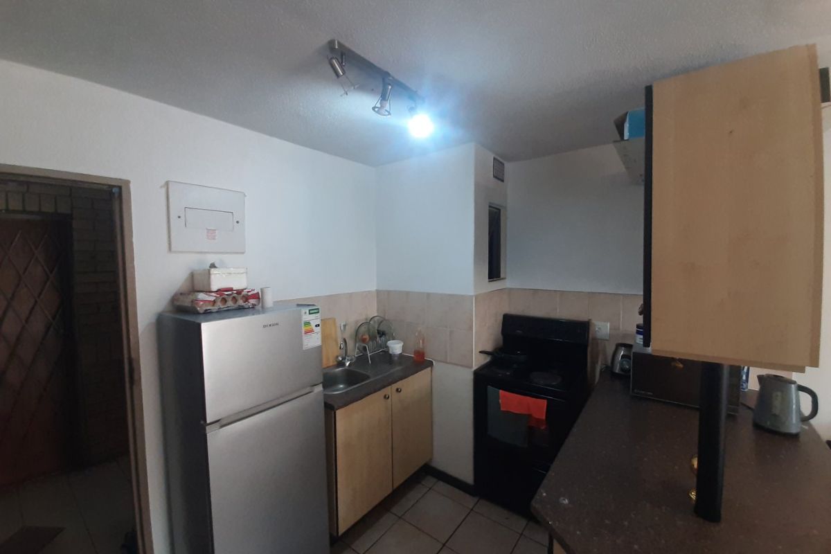 1 Bedroom Loft for Sale in Hillcrest - Photo 3