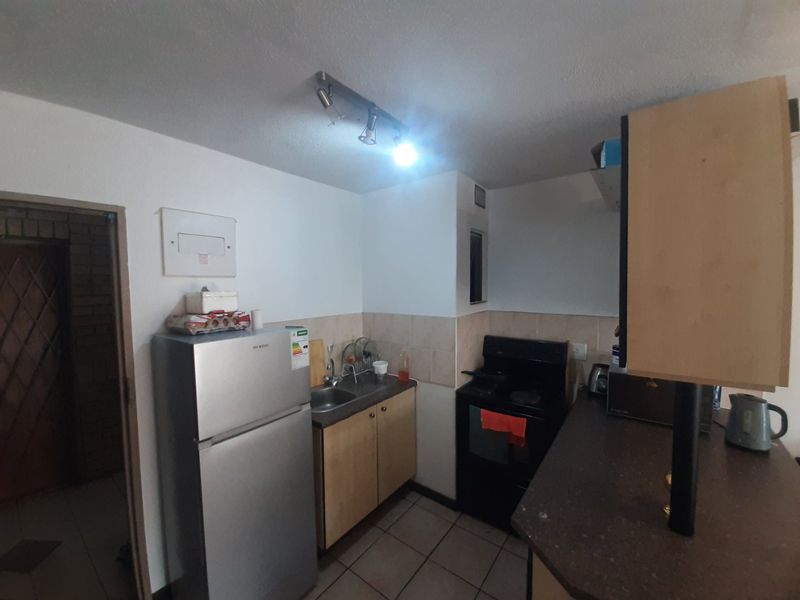 1 Bedroom Loft for Sale in Hillcrest - Photo 3