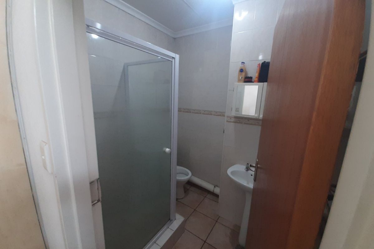 1 Bedroom Loft for Sale in Hillcrest - Photo 5