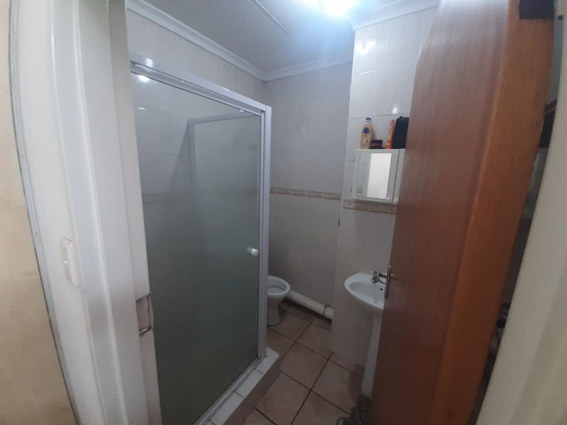 1 Bedroom Loft for Sale in Hillcrest - Photo 5