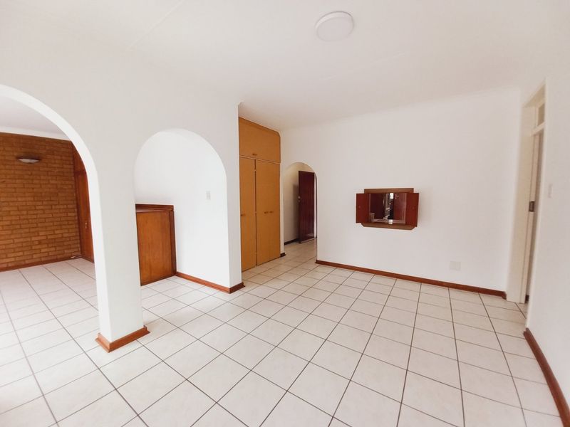 Well-Maintained 3-Bedroom Family Home Offering Comfortable Suburban Living in Rustivia, Germiston - Photo 3